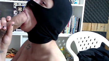 Preview 4 of Youjiz Mom Son - Le chupo la verga gigante a mi hermanastro,  me encanta su verga