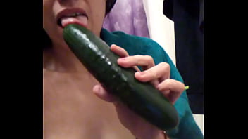 Preview 1 of Bhabhi Xxx Fuil Hd - Candace del uses a huge cucumber