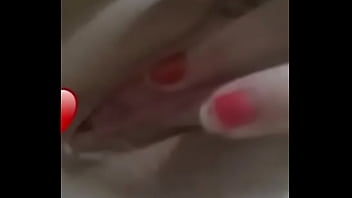 Preview 2 of Spesies4 - Ela enviou um v&iacute_deo toda molhadinha