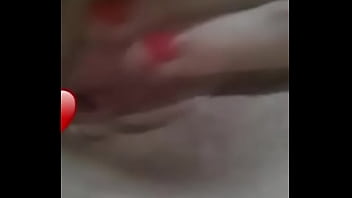 Preview 4 of Spesies4 - Ela enviou um v&iacute_deo toda molhadinha