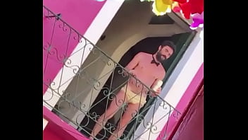 Preview 4 of Wwwxxxdbo - Caio Blat mostra a bunda no carnaval em Olinda.