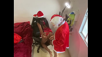 Preview 3 of Into Getti - Numa noite de Natal a linda da garota levou o pau