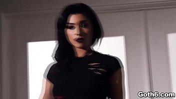 Preview 1 of Peruana Culona En Minifalda - Small Hands fucked Brooklyn Gray like a human sex doll