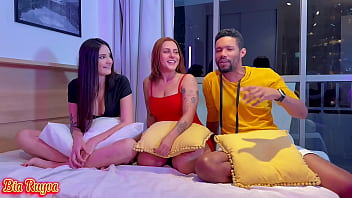 Preview 2 of Manusia Sex Sama Kuda - Ela DEU O CU PRA 9 ao mesmo tempo =O