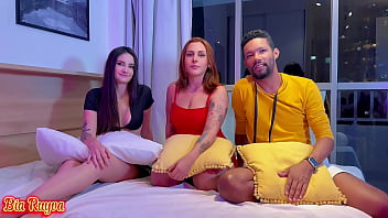 Preview 3 of Manusia Sex Sama Kuda - Ela DEU O CU PRA 9 ao mesmo tempo =O