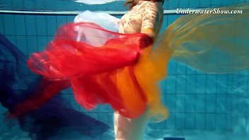 Preview 1 of Https I Sedapcom - Edwige slutty teen underwater