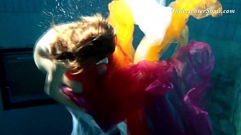 Preview 4 of Https I Sedapcom - Edwige slutty teen underwater