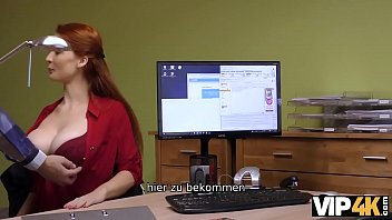 Preview 2 of Model Bigo Live Hot Indo - VIP4K. Der Kreditantrag wurde abgelehnt,  weshalb sich die Rothaarige Isabella Lui auszieht