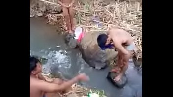Preview 1 of Desnudas Chicas De Videos - BATH