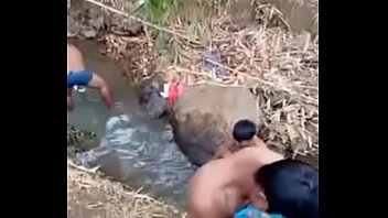 Preview 4 of Desnudas Chicas De Videos - BATH