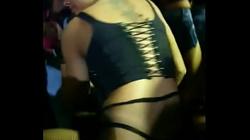 Preview 3 of Baba Kz Porno Vidos Araclyla - Safada dan&ccedil_ado de calcinha no carnaval 2020