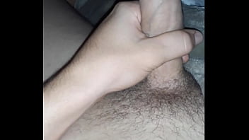 Preview 2 of Jizz Splash On The Hairy Pussy - Novinho brincando com a rola