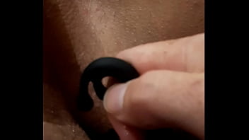 Preview 3 of Fucked Stepmom Behind Dads Back - Minha esposa enfiando brinquedinho no meu rabo