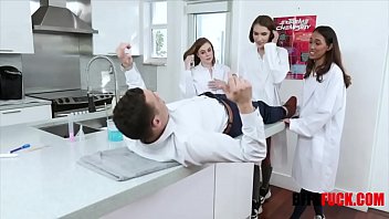 Preview 2 of Anna Elsa Frozen Lesbian - Sexual Chemistry Class With Teen BFFS