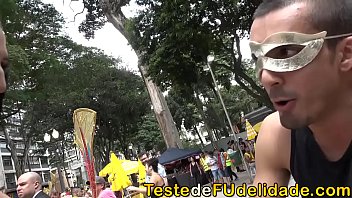 Preview 2 of Mature Wife Ride Creampie - Novinha gostosa transando no carnaval de S&atilde_o Paulo