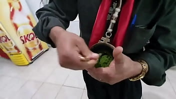Preview 2 of Nplpron - Baitaca Ensinando a Fazer Um Mate Topetudo