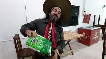 Preview 1 of Nplpron - Baitaca Ensinando a Fazer Um Mate Topetudo