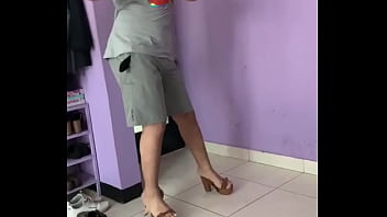 Preview 4 of Mpg Foursome - Mujer con pene bailando tusa muy sexy (Ktrina)