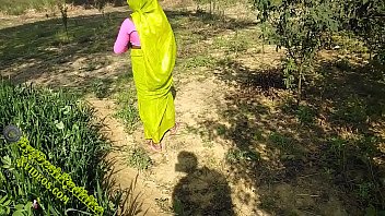 Preview 3 of Crack In The - Indian Couple Injoy Outdoor Sex In Village PORN IN HINDI