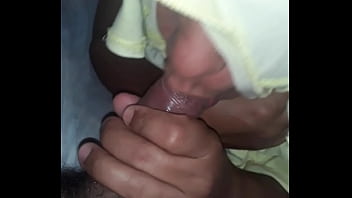 Preview 4 of Sister And Bather - Esposa mamando tudo