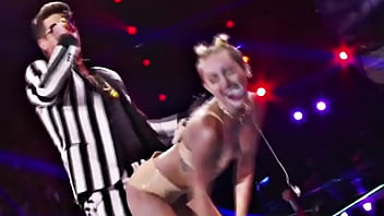 Preview 2 of Xxx Kalamazoo - Mujeres hermosas moviendose