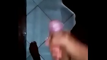 Preview 1 of Two Guys Lick The Same Ass - Punheta do novinho gostosinho