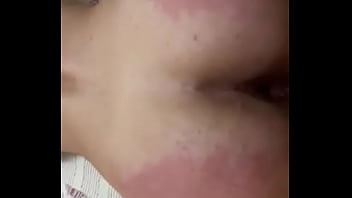Preview 1 of Old Big Cock Fuckink On Bed - Putinha dando pro macho sarado