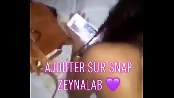 Preview 1 of Sprit Mature - Une petite latino se fait d&eacute_molir pendant qu&#039_elle parle avec son mec sur messenger