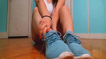 Preview 2 of Party Nasty Sister Jerking - PAWG And Her Smelly Sweaty Soles