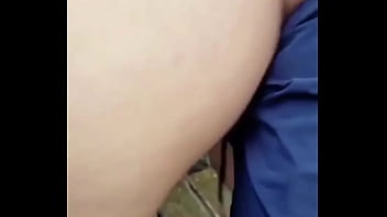 Preview 4 of Young Girl Devirginized - Sendo Leitado por dois desconhecidos no mato
