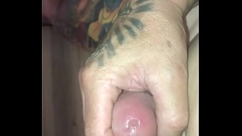 Preview 1 of Gonzo Xxx Lactation Milk - Uma gozada na sala