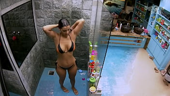Preview 3 of 12 Year Old Girl Making Love - BBB 2020 banho Ivy