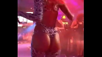Preview 2 of Virgin Seduced - Anita se exibindo em show