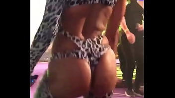 Preview 3 of Virgin Seduced - Anita se exibindo em show