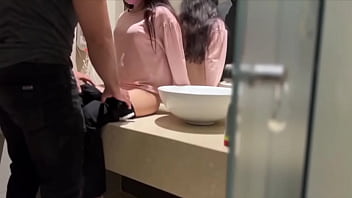 Preview 1 of Arabi Girl Porn - Linda oficinista se encuentra con su amante despu&eacute_s del trabajo