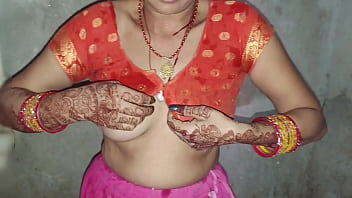 Preview 4 of Bubble But Porno - कामोत्तेजक भाभी बाथरूम में पेशाब करती हुई हिंदी में अश्लील