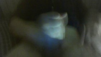 Preview 1 of Indian Gf Fuck Videos - Amarrando test&iacute_culos con una liga
