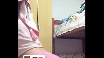Preview 2 of Veaxxx - Putinha do instagram rebolando parte 1