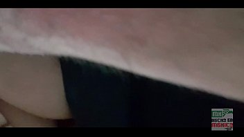 Preview 1 of Sexhotgiral - Pongo el celular y lo tiro al piso para grabar a esta morrita,  se puede ver como se deja coger mi prima favorita,   corrida femenina,  me deja escurriendo en c&aacute_mara lenta