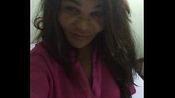 Preview 2 of Brother Sex Sister In Front Mom - Carol fernades ezinha linda