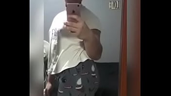 Preview 1 of A Ella Actriz - Lindo femboy nalgon tiene ganas de ser penetrado