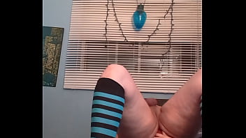 Preview 1 of Two Women And Man Fuck - Puppy joue avec son bad dragon