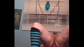 Preview 4 of Two Women And Man Fuck - Puppy joue avec son bad dragon