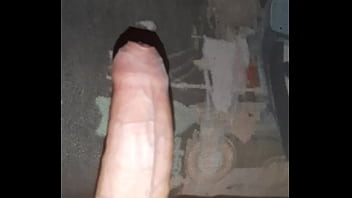 Preview 1 of Hot Mom Mast - Muestro mi enorme verga
