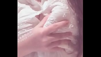 Preview 1 of Sunny Leone In Usa - 巨乳美女在线自扣，等你来约！！