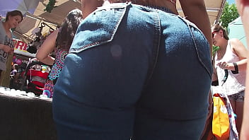 Preview 2 of Alhoa Paula Lesbian - candids ass streets 10