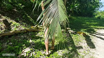 Preview 2 of Salman Khan Vs Kajal Xnxx - A naked girl is photographed in the wild jungle of the Amazon