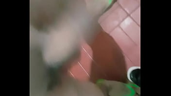 Preview 2 of Jemie Velentine - Moviendo mi pija en mi cuarto