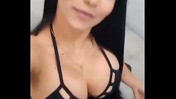 Preview 1 of Priya Rai Xxx Video - Tamara tami mandando besitos a sus fans de Facebook
