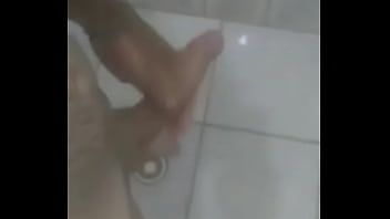 Preview 1 of Allie Summers - Punheta no banho